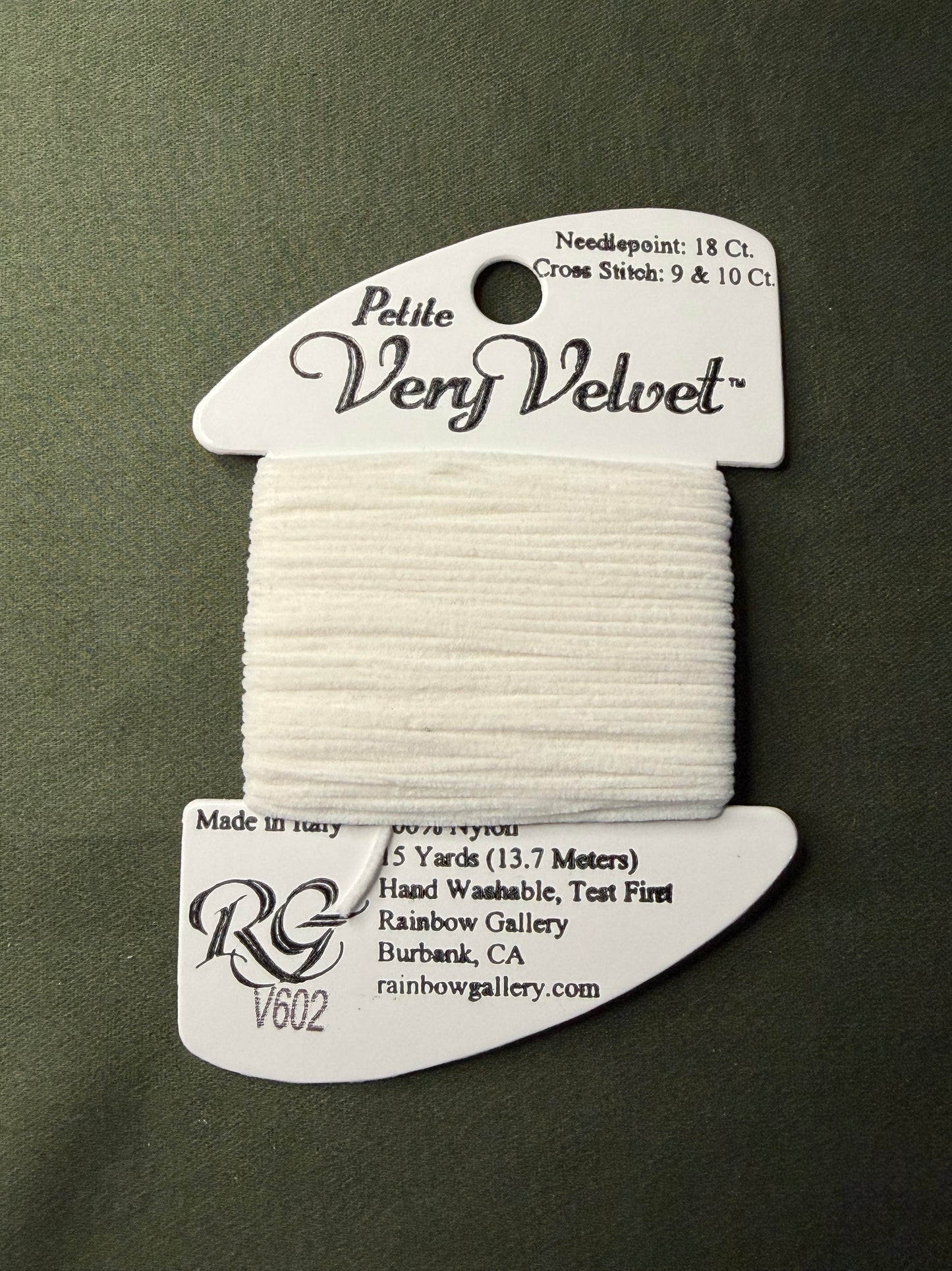 Pet V-Velvet V602-White