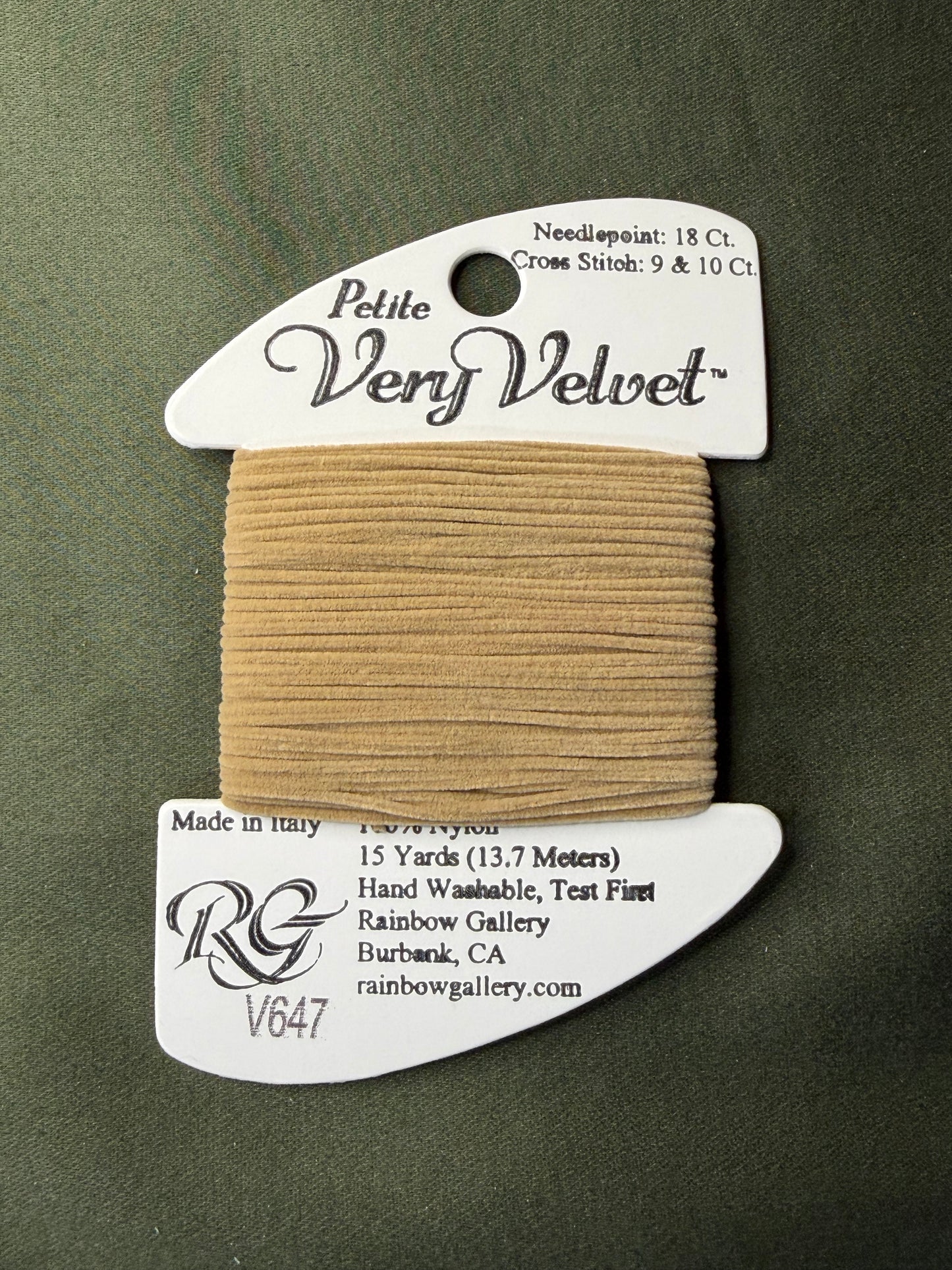 Pet V-Velvet V647-Med Beige