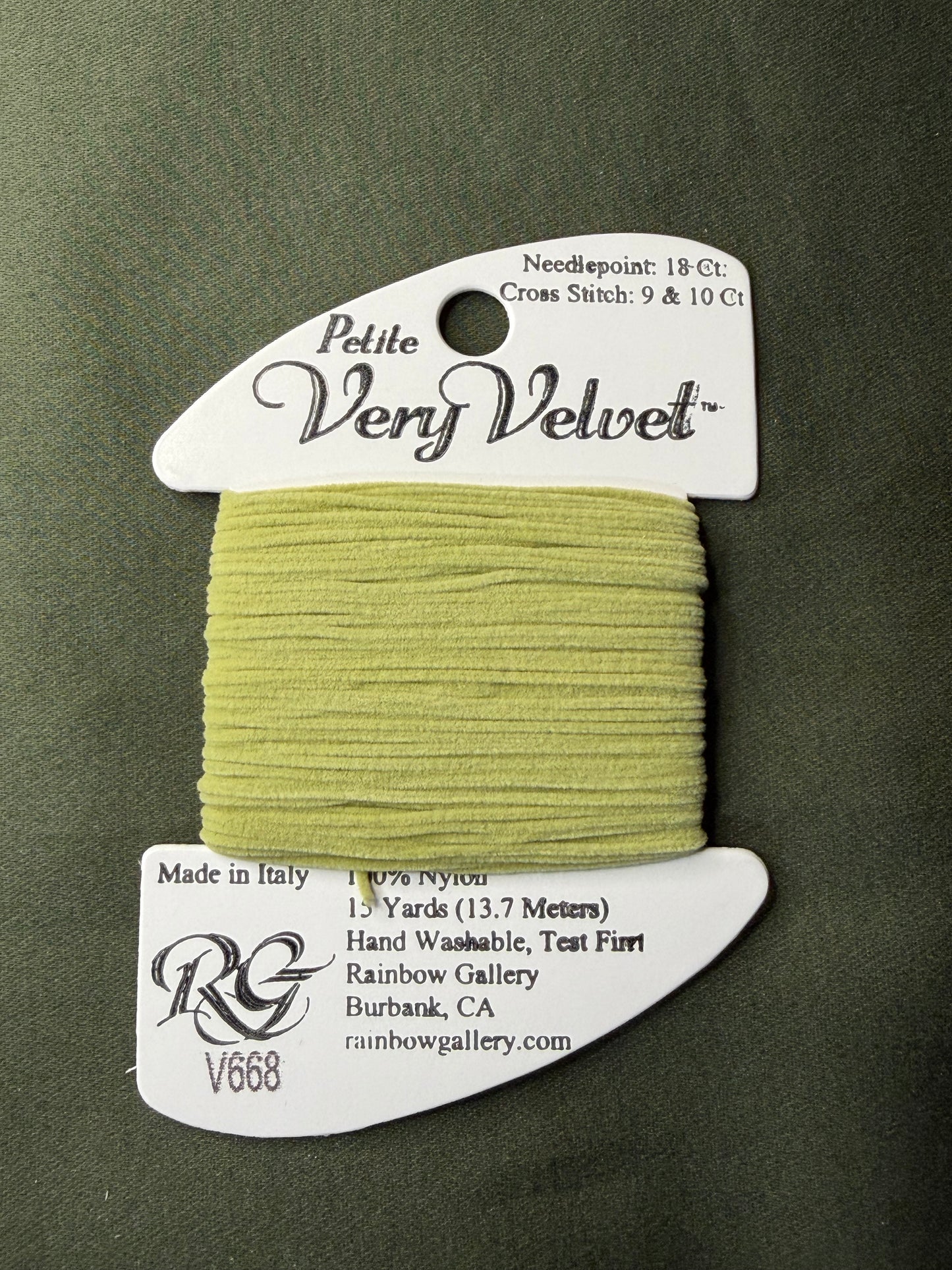 Pet V-Velvet V668-Lite Olive