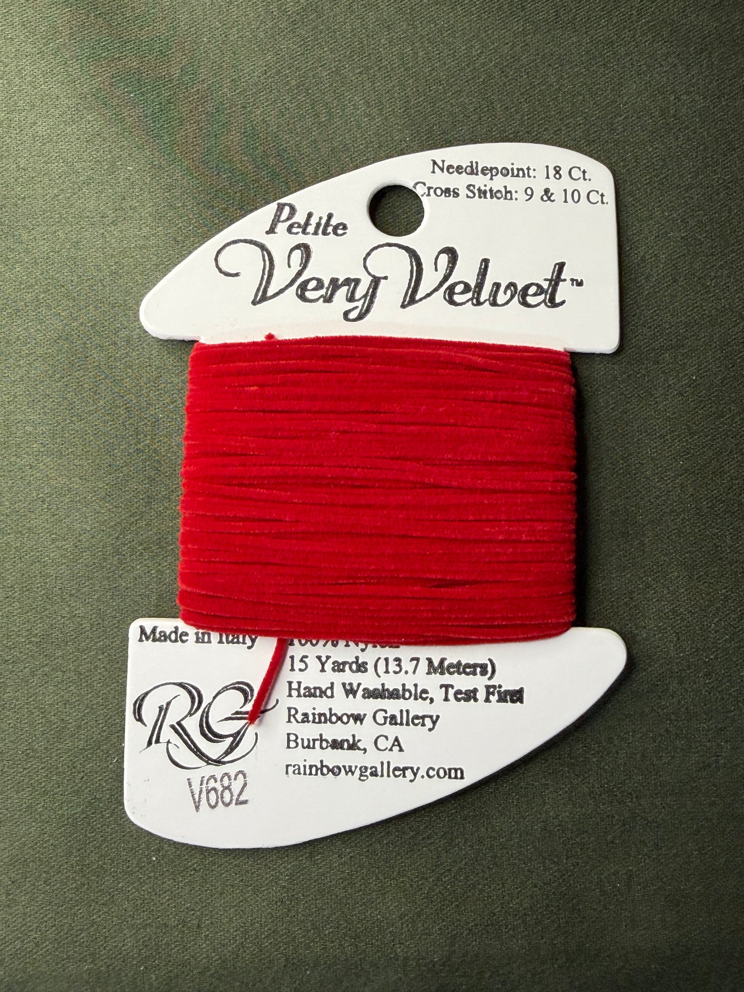 Pet V-Velvet V682-Scarlet