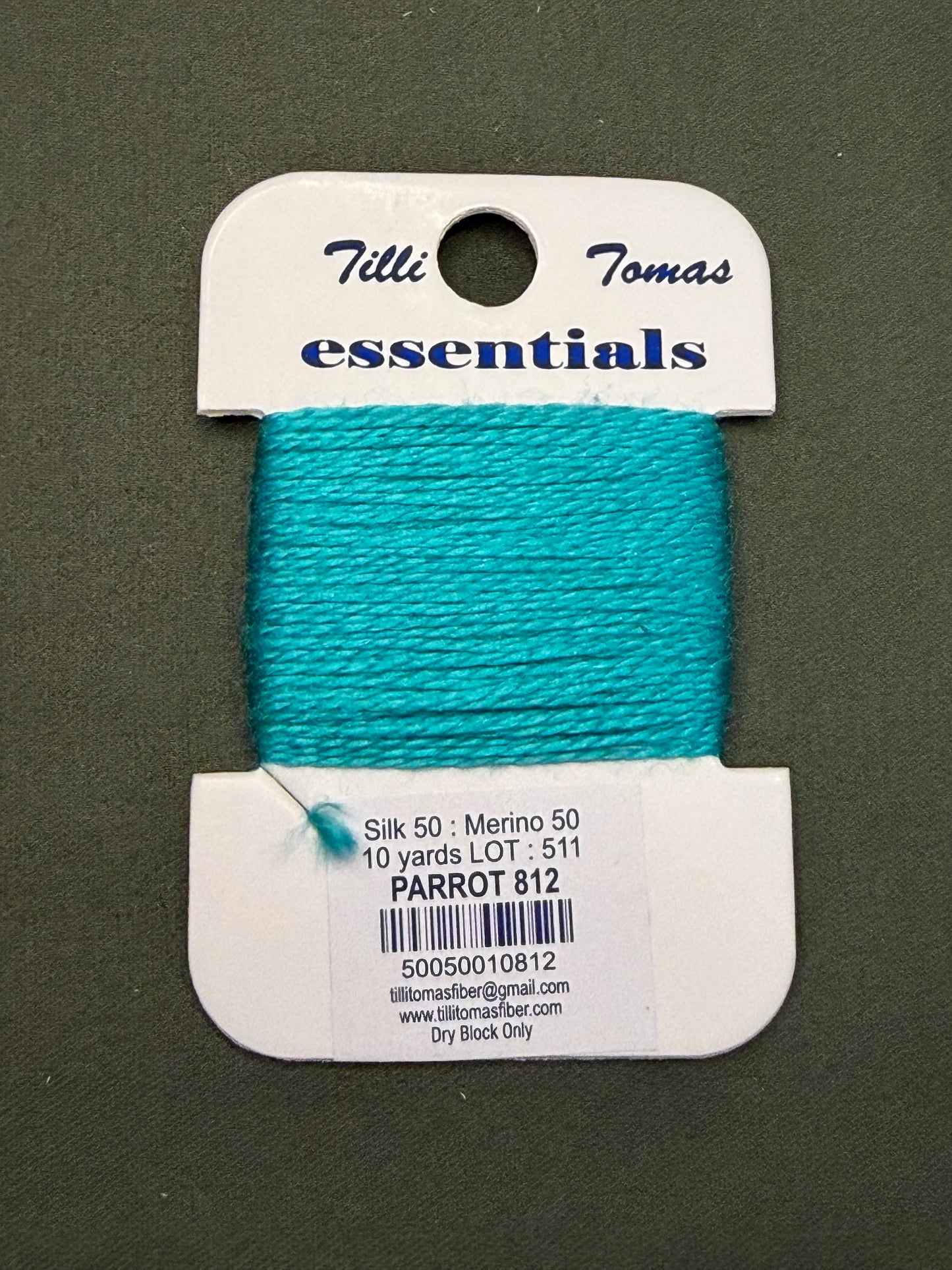 Essentials Card 812 Parrot