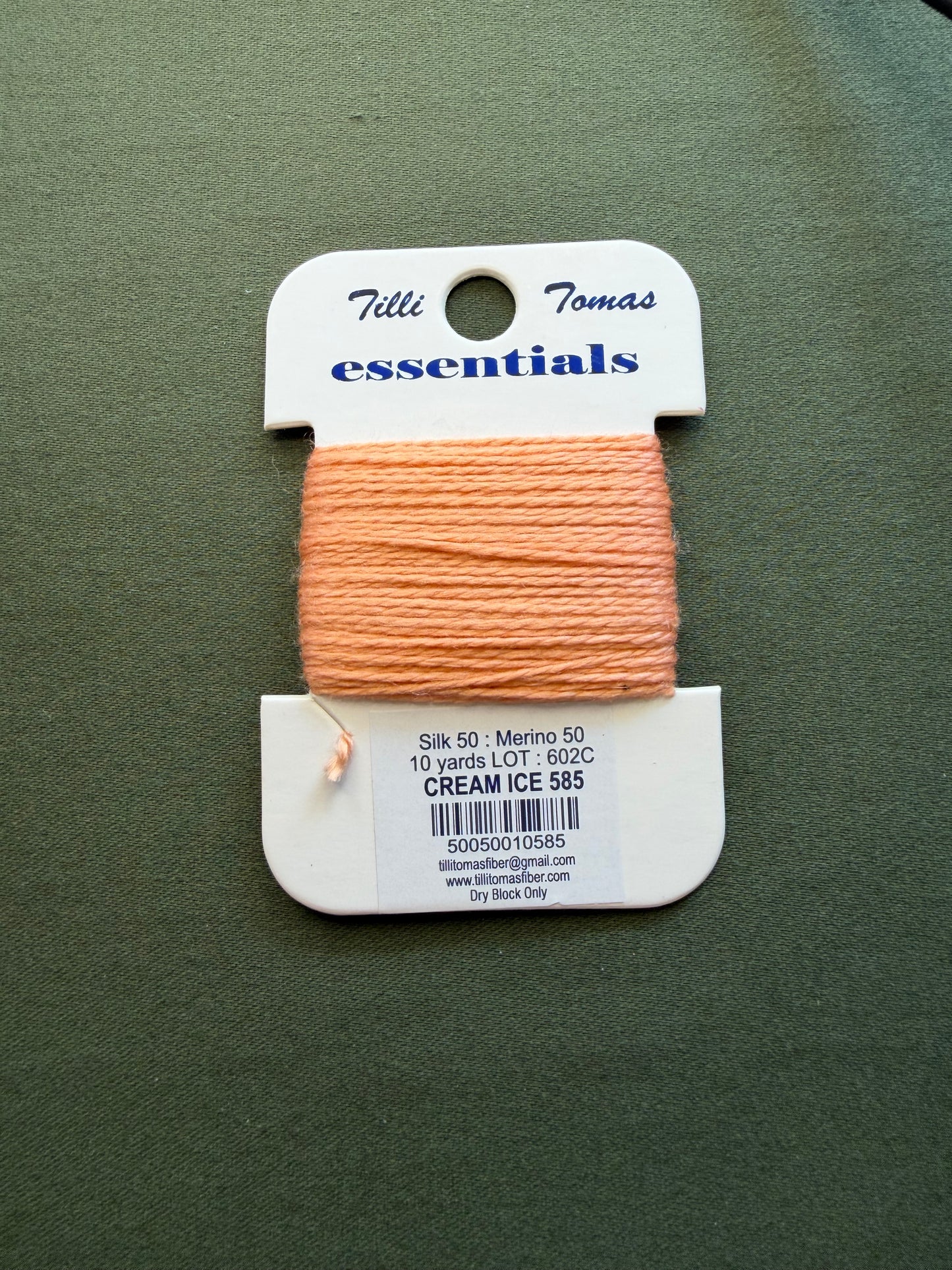 Essentials Card 585 Cream Ice