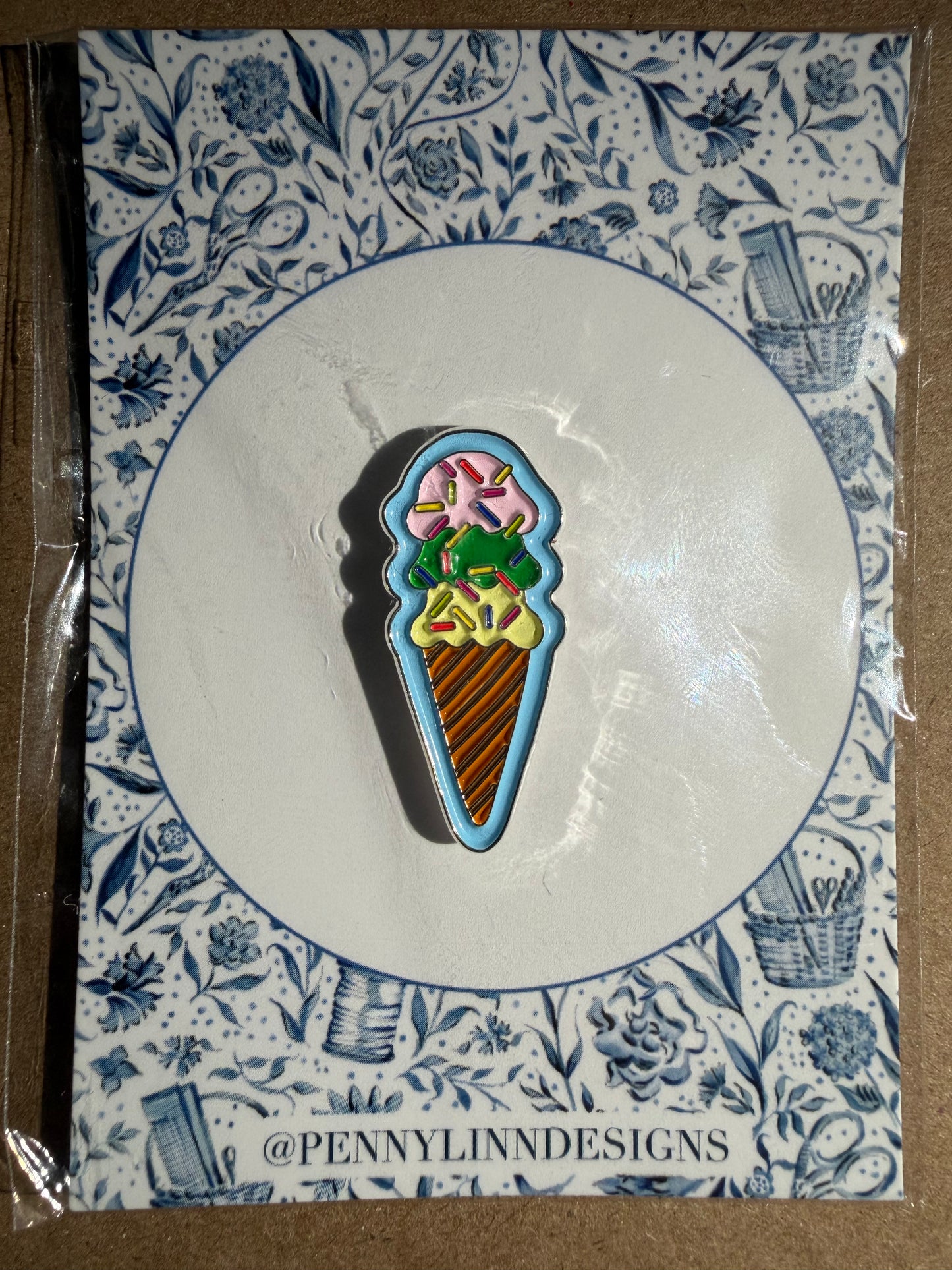 Needle Minder Three Scoops