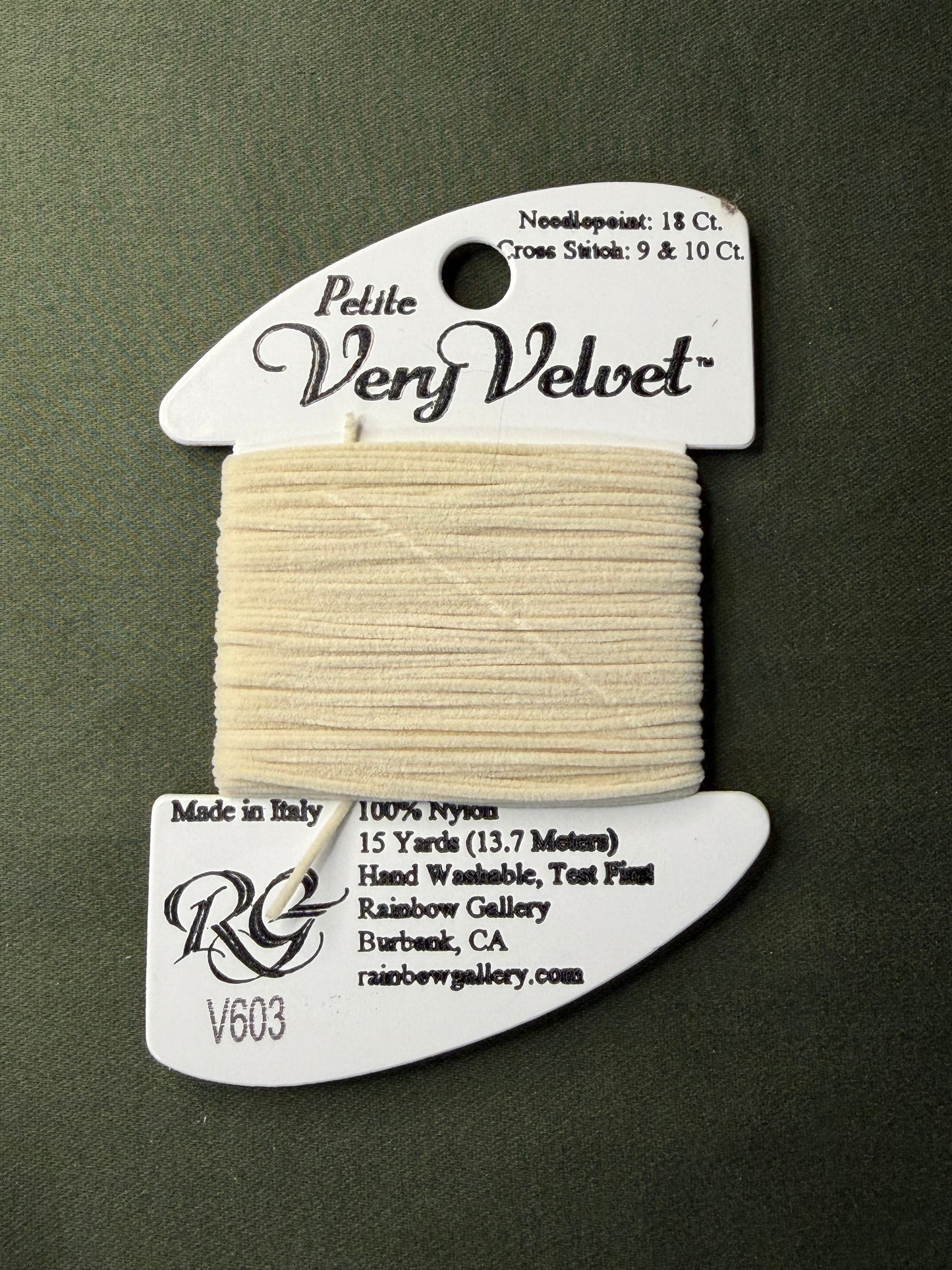 Pet V-Velvet V603-Ecru
