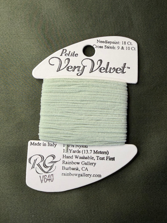 Pet V-Velvet V640-Blue Blush