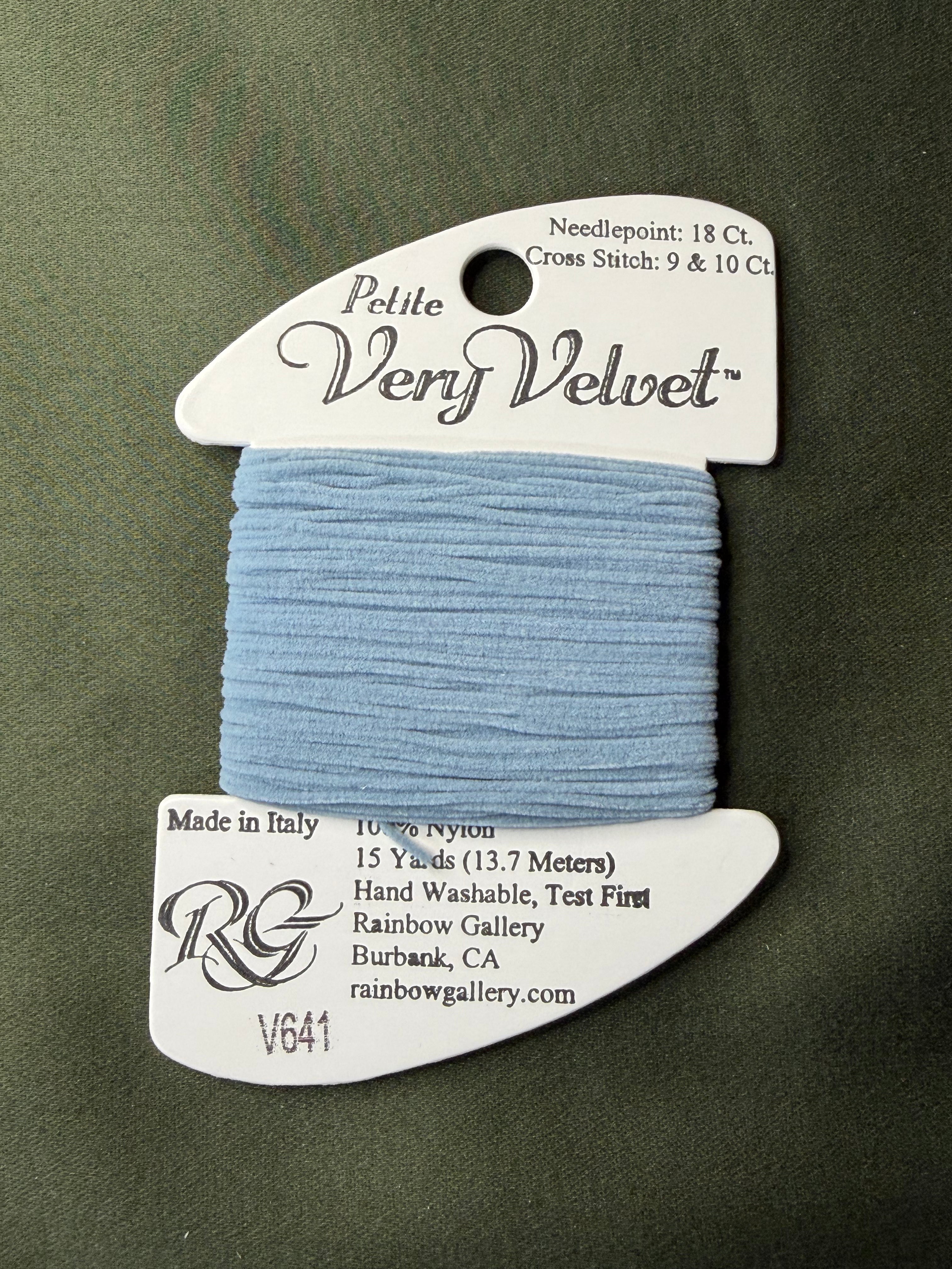 Pet V-Velvet V641-Lt Antq Blue