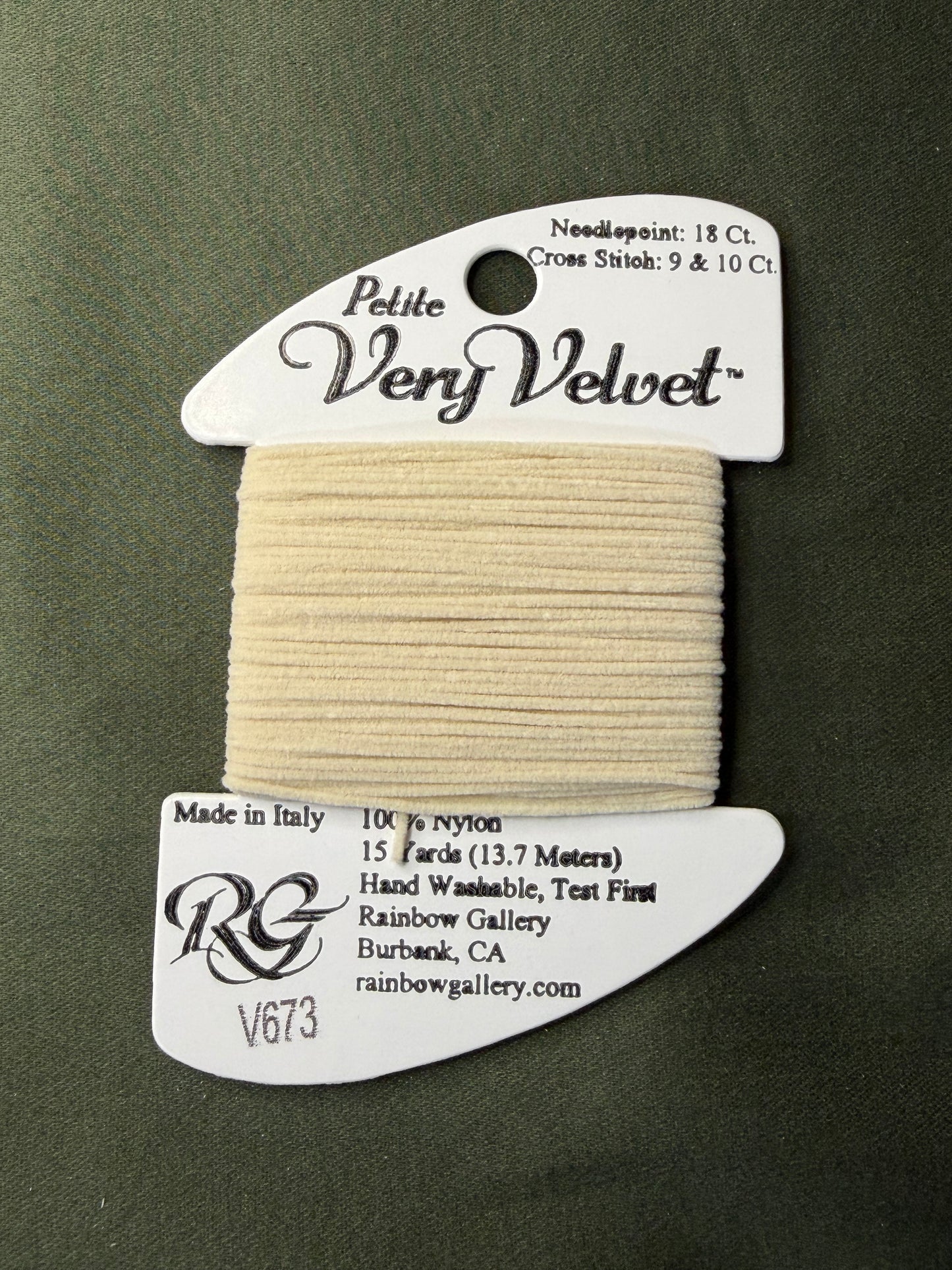 Pet V-Velvet V673-Cream