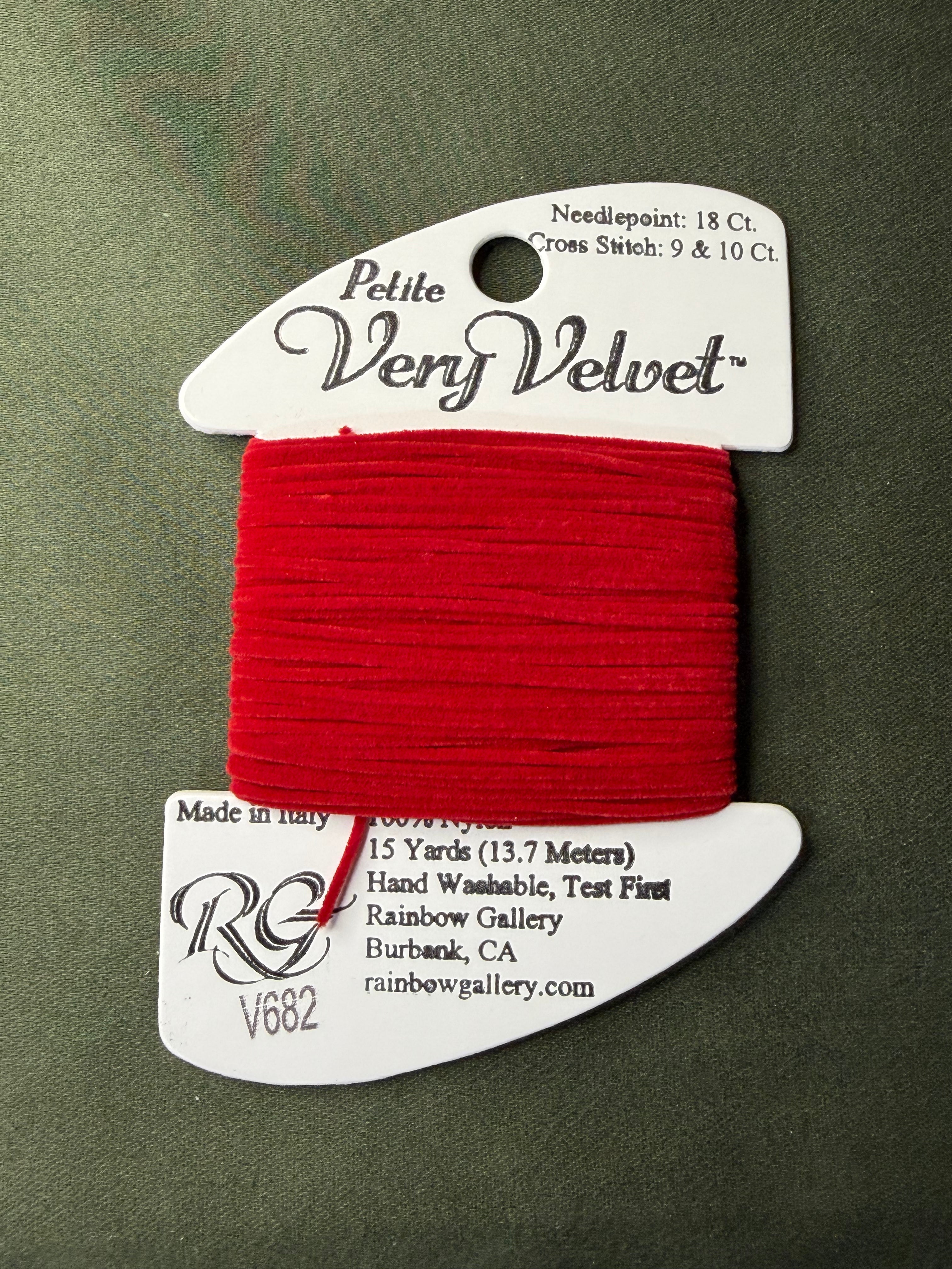 Pet V-Velvet V682-Scarlet