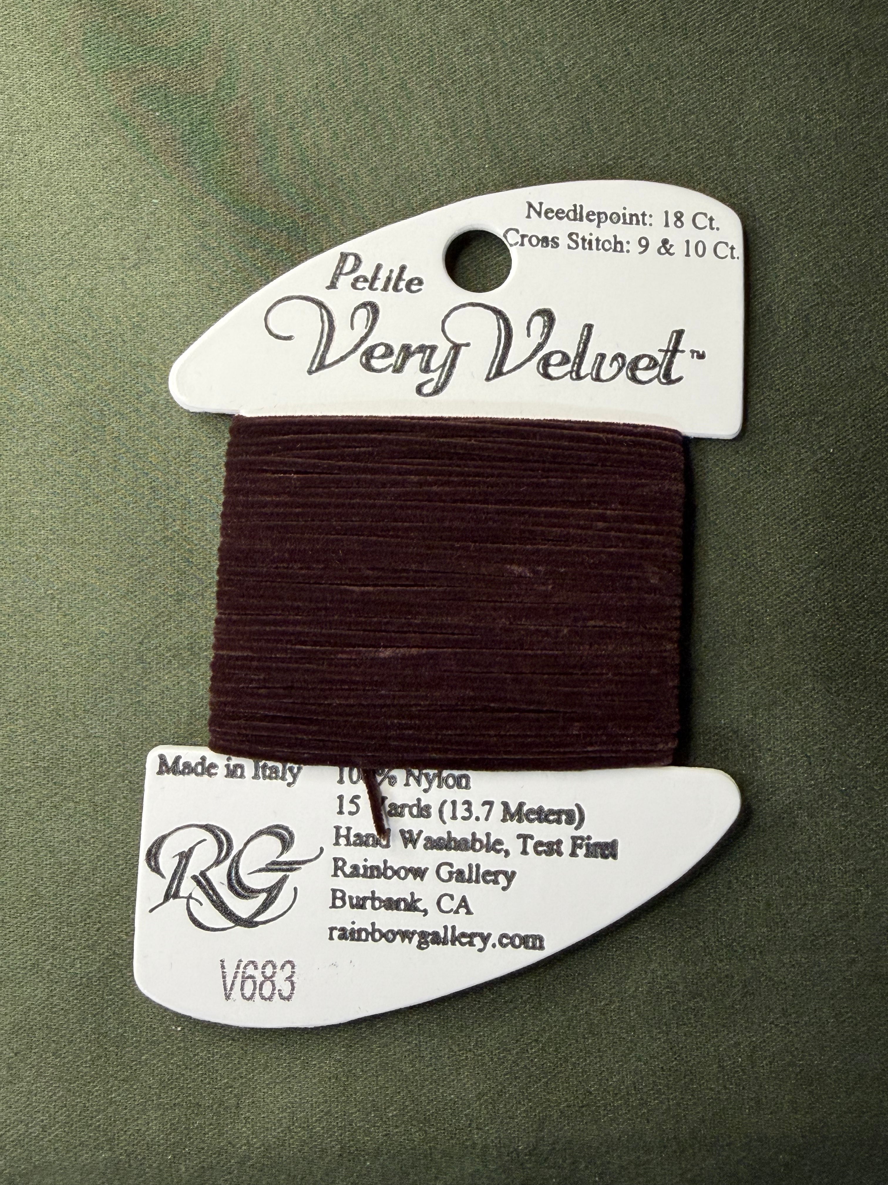 Pet V-Velvet V683-Drk Chocolate