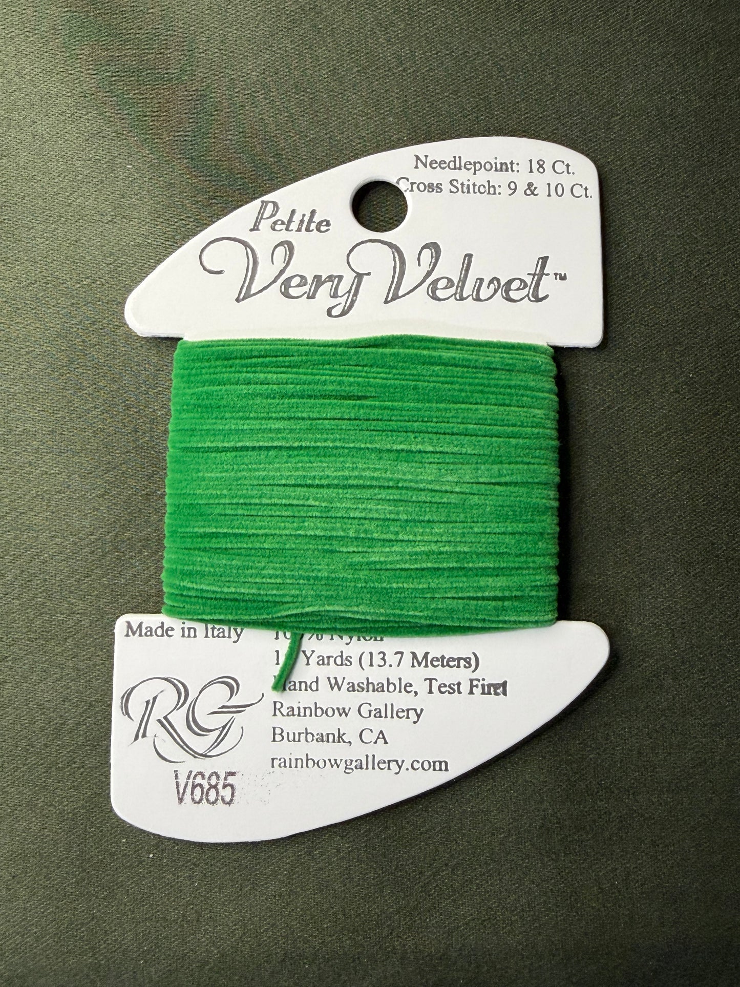 Pet V-Velvet V685-Turf Green